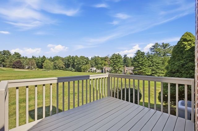33 Mid Iron Dr 33, North Reading, MA 01864