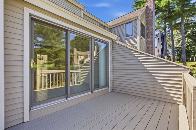 33 Mid Iron Dr 33, North Reading, MA 01864