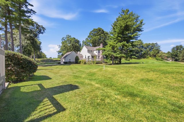 33 Mid Iron Dr 33, North Reading, MA 01864