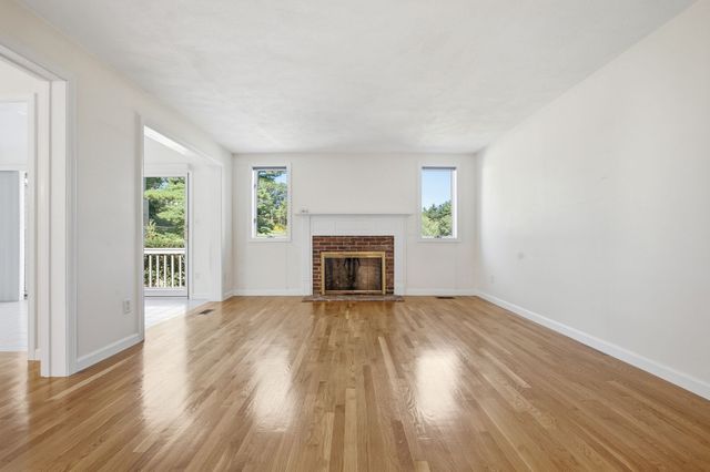 33 Mid Iron Dr 33, North Reading, MA 01864