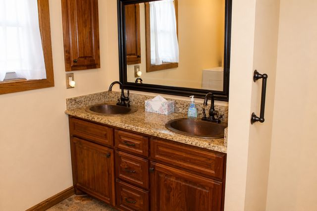 222 Oaks Rd, Ethridge, TN 38456