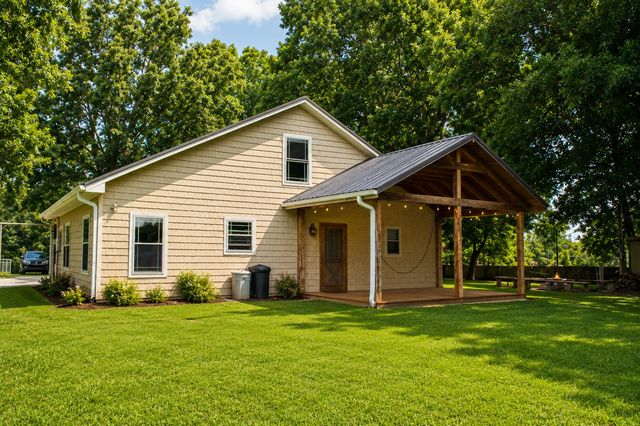 222 Oaks Rd, Ethridge, TN 38456