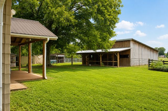 222 Oaks Rd, Ethridge, TN 38456
