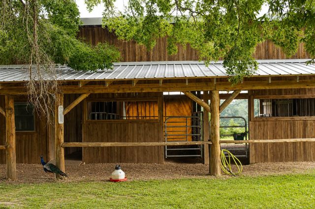 222 Oaks Rd, Ethridge, TN 38456