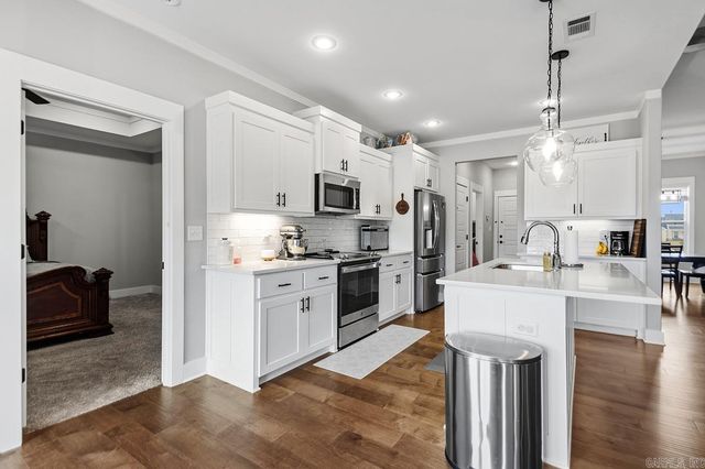 10664 Gunter Loop, Benton, AR 72019