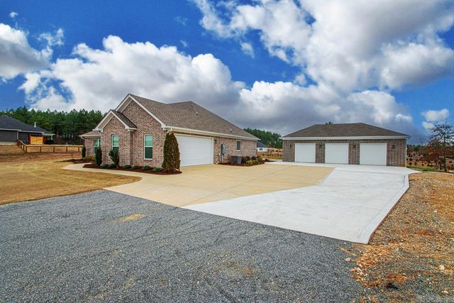 10664 Gunter Loop, Benton, AR 72019