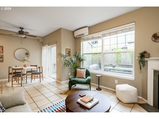 529 Ne RUSSELL St, Portland, OR 97212