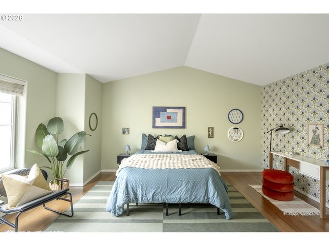 529 Ne RUSSELL St, Portland, OR 97212