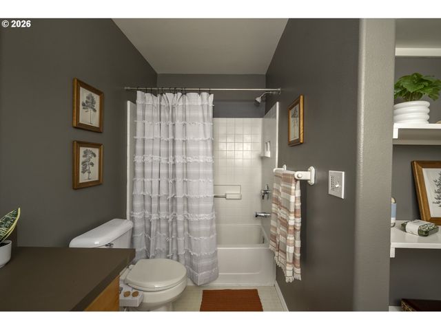 529 Ne RUSSELL St, Portland, OR 97212