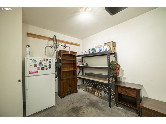 529 Ne RUSSELL St, Portland, OR 97212