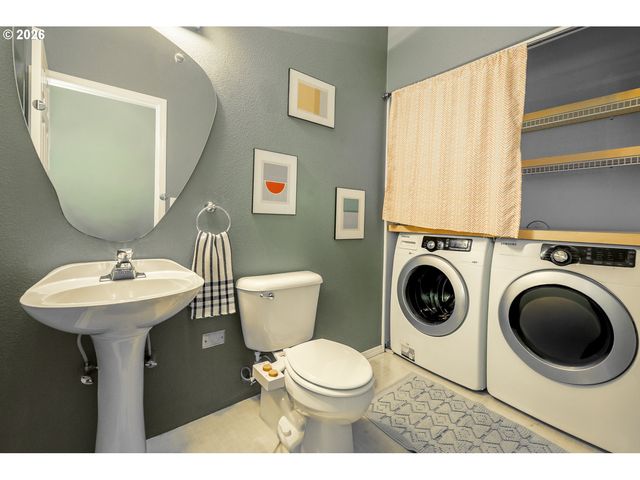 529 Ne RUSSELL St, Portland, OR 97212