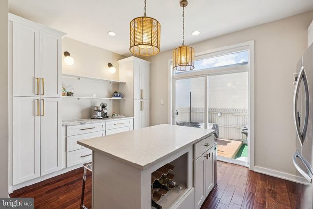 922 N MARSHALL ST, Philadelphia, PA 19123