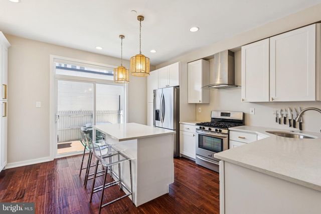 922 N MARSHALL ST, Philadelphia, PA 19123