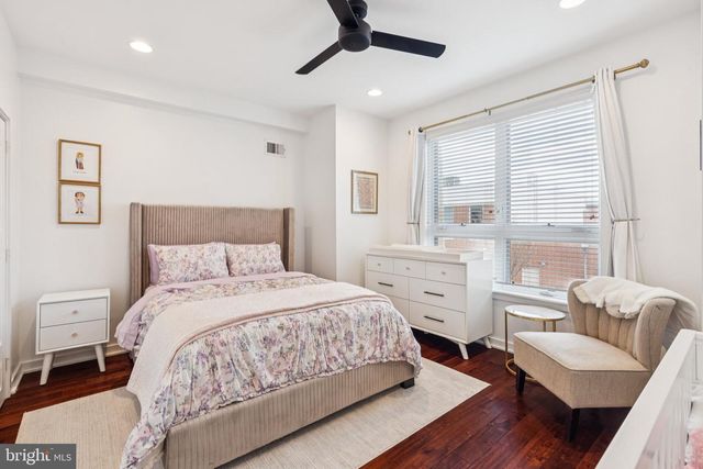 922 N MARSHALL ST, Philadelphia, PA 19123