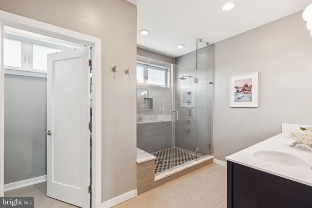 922 N MARSHALL ST, Philadelphia, PA 19123