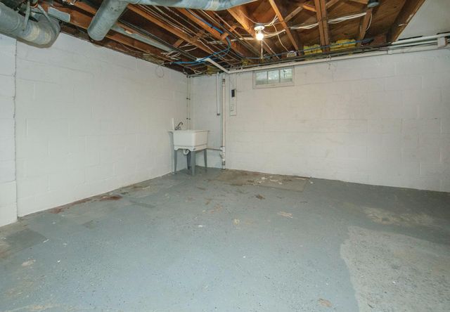 515 Cornwall Avenue, Waterloo, IA 50702