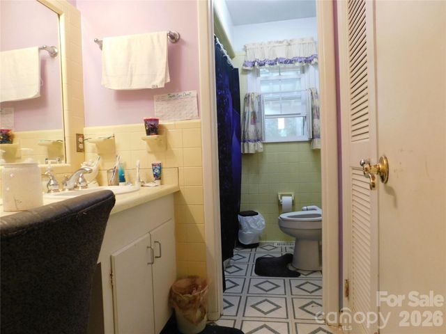 124 Jeff Street, Hendersonville, NC 28739