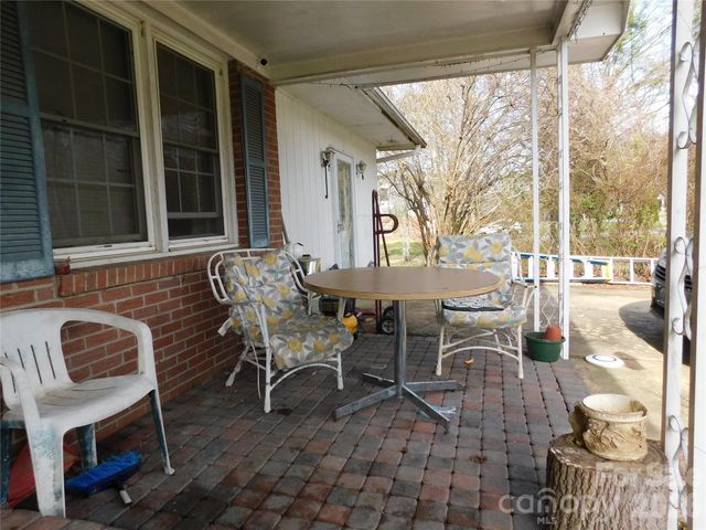 124 Jeff Street, Hendersonville, NC 28739