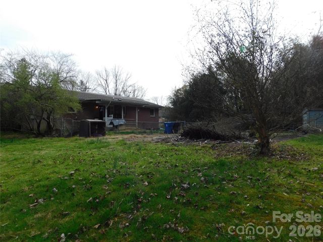 124 Jeff Street, Hendersonville, NC 28739