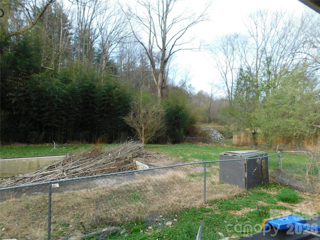 124 Jeff Street, Hendersonville, NC 28739