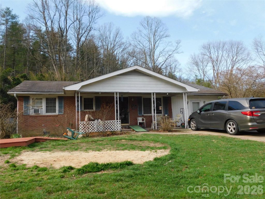 124 Jeff Street, Hendersonville, NC 28739