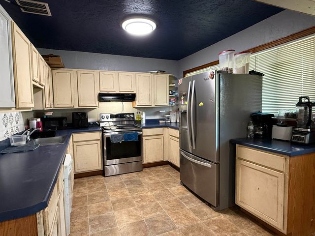 806 E Houston Street, Marshall, TX 75670