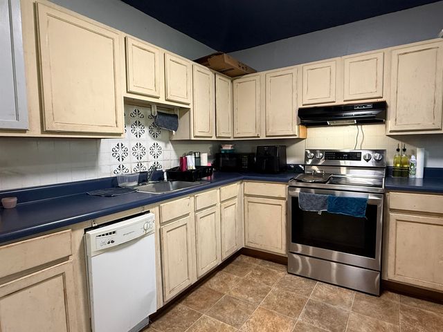 806 E Houston Street, Marshall, TX 75670