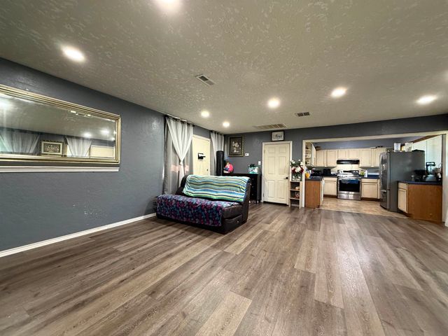 806 E Houston Street, Marshall, TX 75670