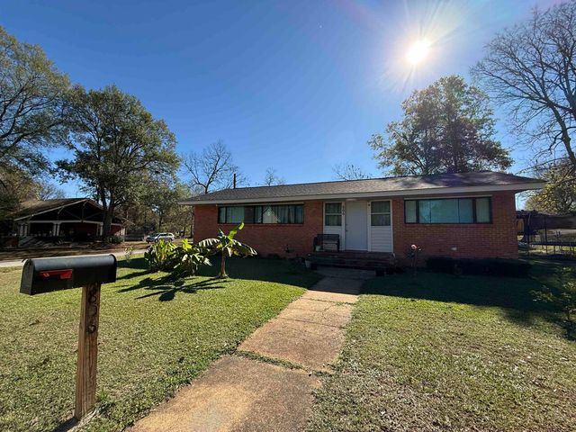 806 E Houston Street, Marshall, TX 75670
