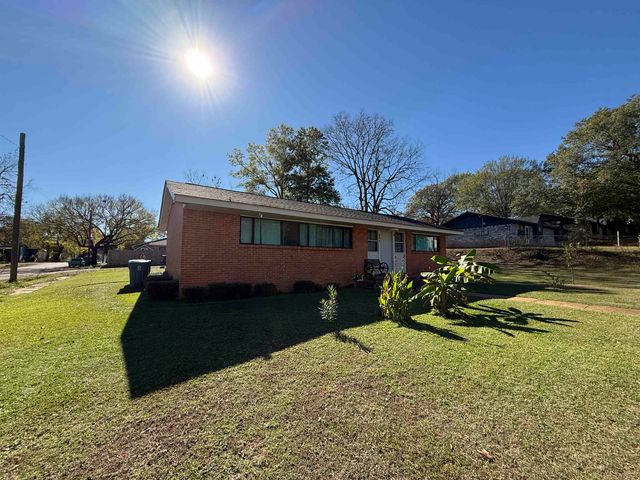 806 E Houston Street, Marshall, TX 75670