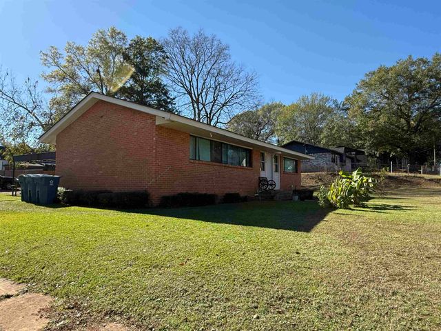 806 E Houston Street, Marshall, TX 75670