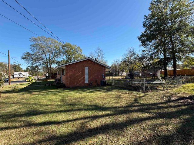 806 E Houston Street, Marshall, TX 75670