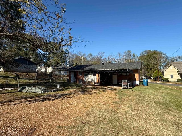 806 E Houston Street, Marshall, TX 75670