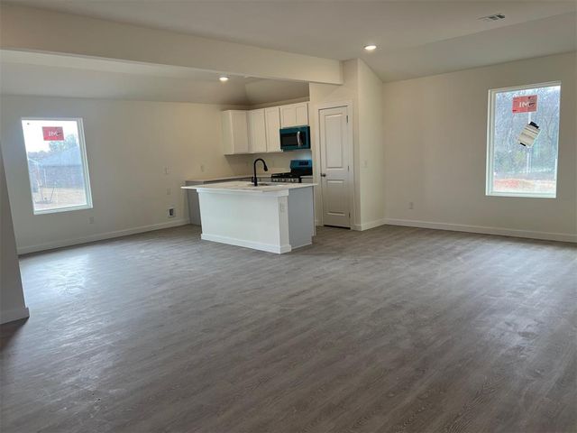 2061 Brush Creek Way, Newcastle, OK 73065