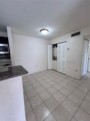 15630 SW 80th St I-305, Miami, FL 33193