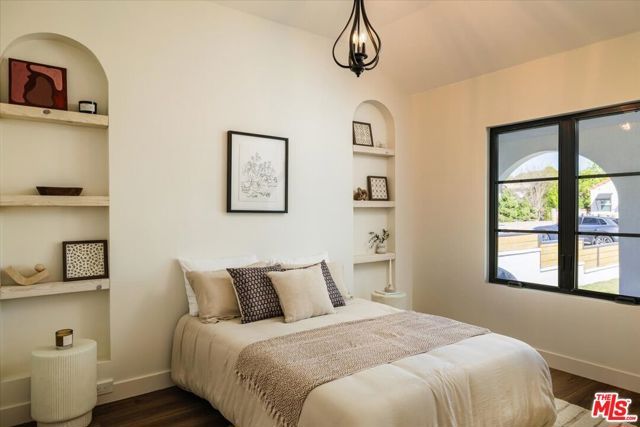 3448 Ferncroft Road, Los Angeles, CA 90039