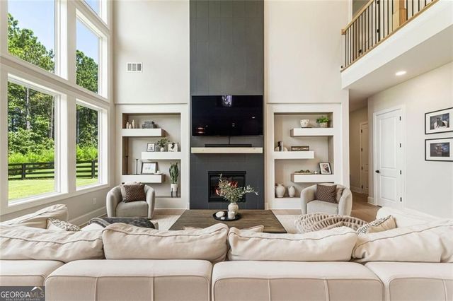 3018 Millpond Way, Woodstock, GA 30188