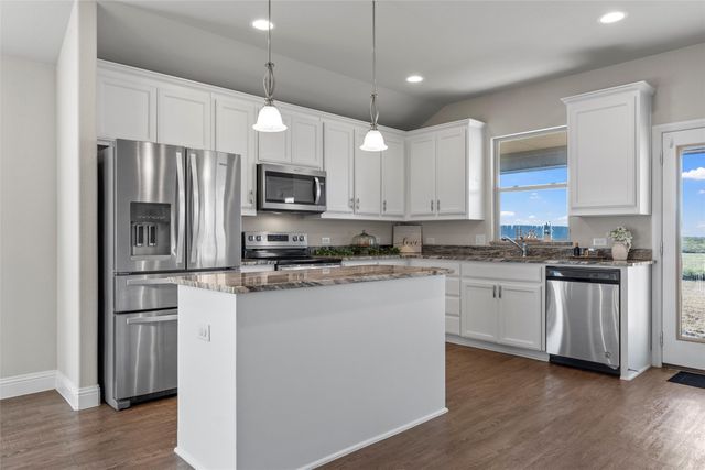 424 Stoneridge Drive, Hillsboro, TX 76645