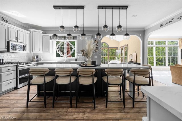 8510 Deacon Avenue NW, North Canton, OH 44720