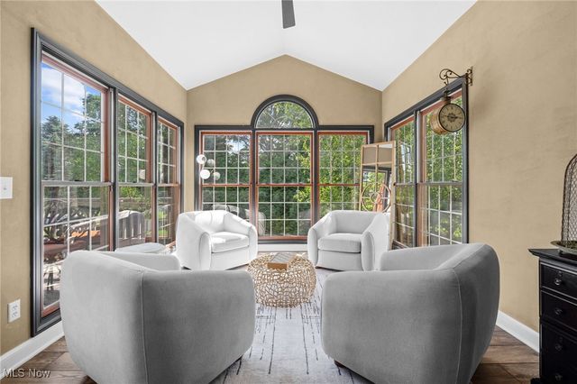 8510 Deacon Avenue NW, North Canton, OH 44720