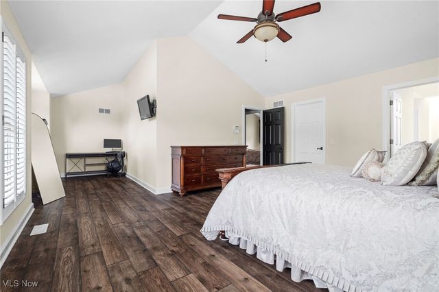 8510 Deacon Avenue NW, North Canton, OH 44720