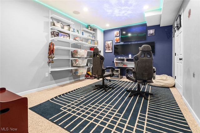 8510 Deacon Avenue NW, North Canton, OH 44720