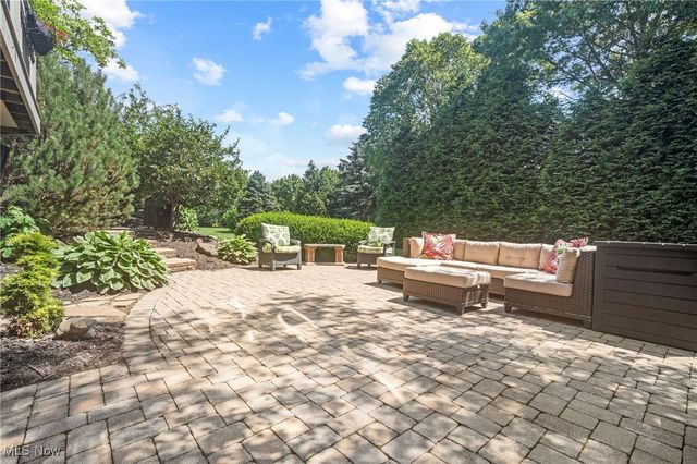 8510 Deacon Avenue NW, North Canton, OH 44720