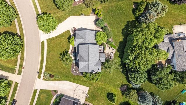 8510 Deacon Avenue NW, North Canton, OH 44720