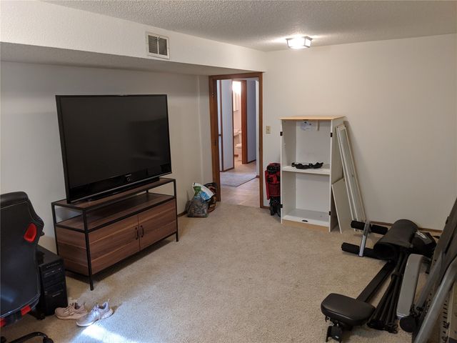 2029 Birchwood Drive NE, Cedar Rapids, IA 52402