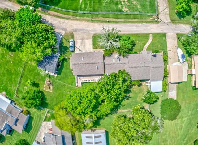 31 Clearview Street, Point Blank, TX 77364