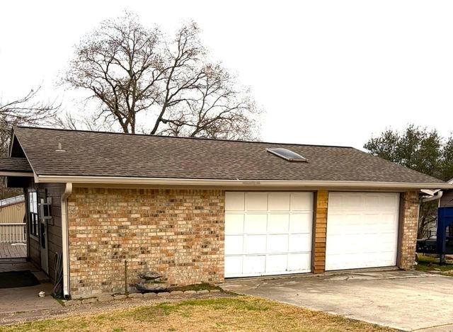 31 Clearview Street, Point Blank, TX 77364