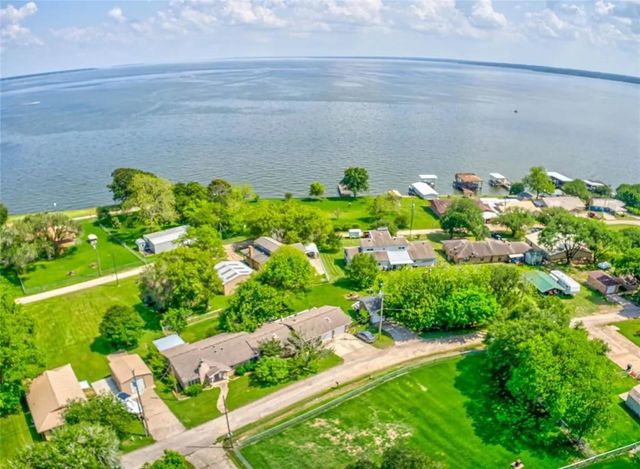 31 Clearview Street, Point Blank, TX 77364