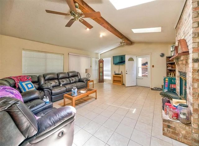 31 Clearview Street, Point Blank, TX 77364