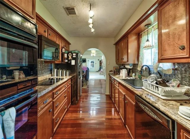 31 Clearview Street, Point Blank, TX 77364